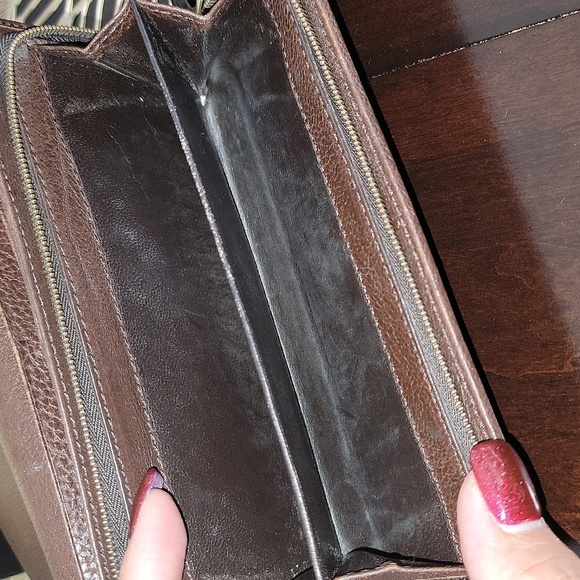 Authentic Gucci compact wallet - Picture 6 of 8